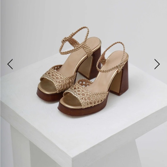 Souliers Martinez - CHEYENNE Gold Woven Leather Platform Sandals - Picture 11 of 15